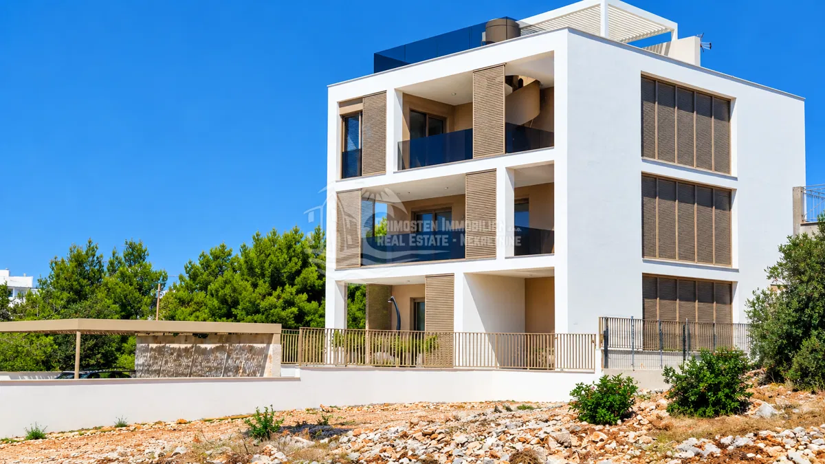 Primošten/Premium-Apartment mit privatem Pool