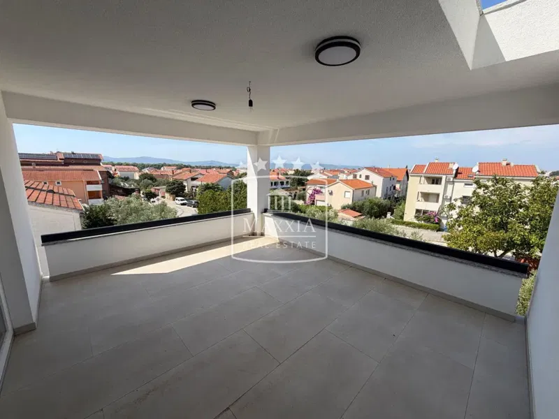 Biograd na Moru - luksuzni penthouse u novogradnji, 110 m² s krovnom terasom! 410.000€