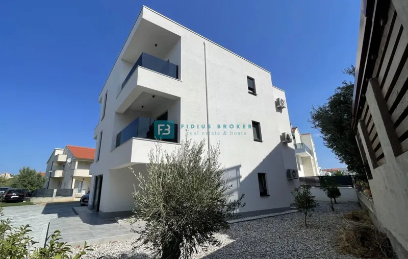 VODICE, novogradnja, useljivo, 2. kat, terasa, mirna lokacija – 2