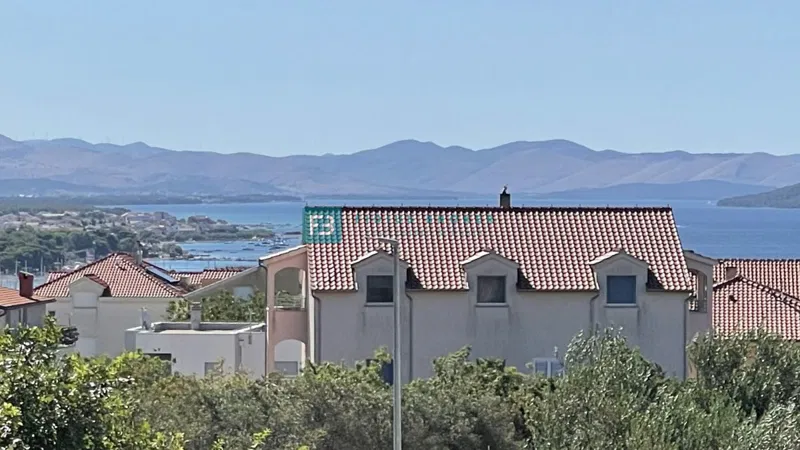 VODICE, gradbeno zemljišče 2400 m2, pogled na morje – 2