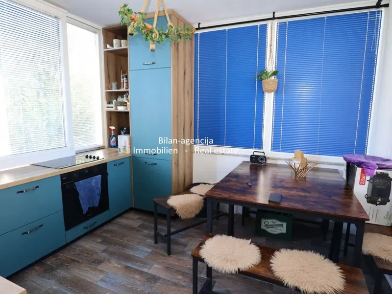 Apartman, Tribunj, 1. kat