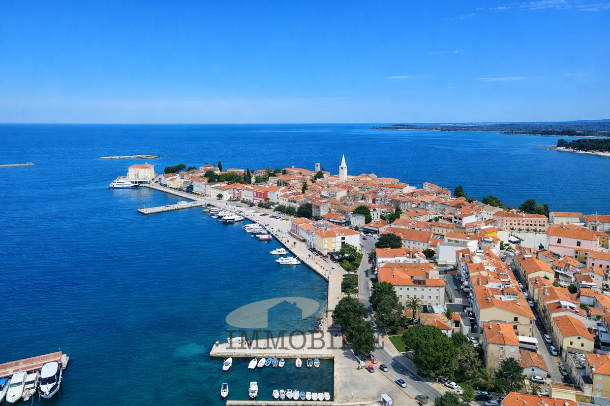 Ein Haus mit Restaurant und zwei Apartments im Zentrum von Poreč – nur wenige Schritte vom Meer entfernt