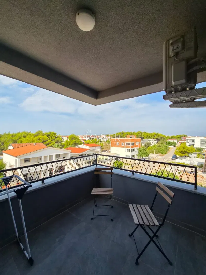 Zadar, Vir – 60 m² große Ferienwohnung in Strandnähe