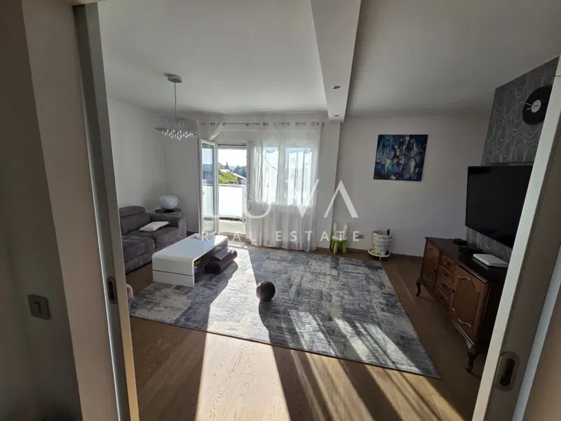Zagreb, Šalata, kuća 310 m2 za adaptaciju, garaža, na prodaju