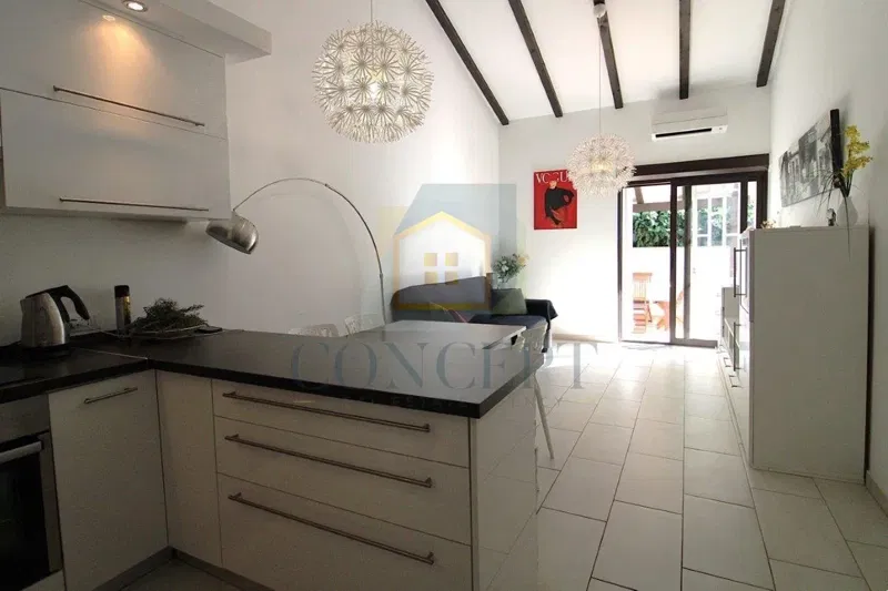 Červar-Porat / Mediterranes Haus – Erdgeschoss, 200 m vom Meer entfernt, Region Poreč