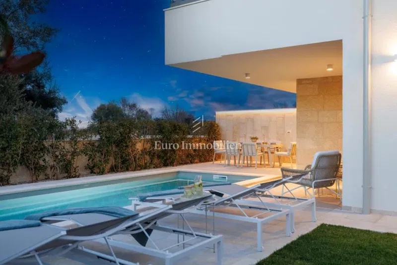 New modern house with pool, Malinska – 3