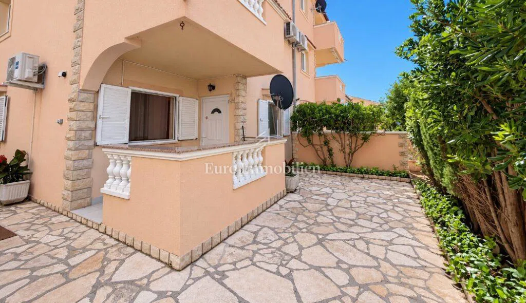 Stara Novalja – dvosobni apartman blizu mora