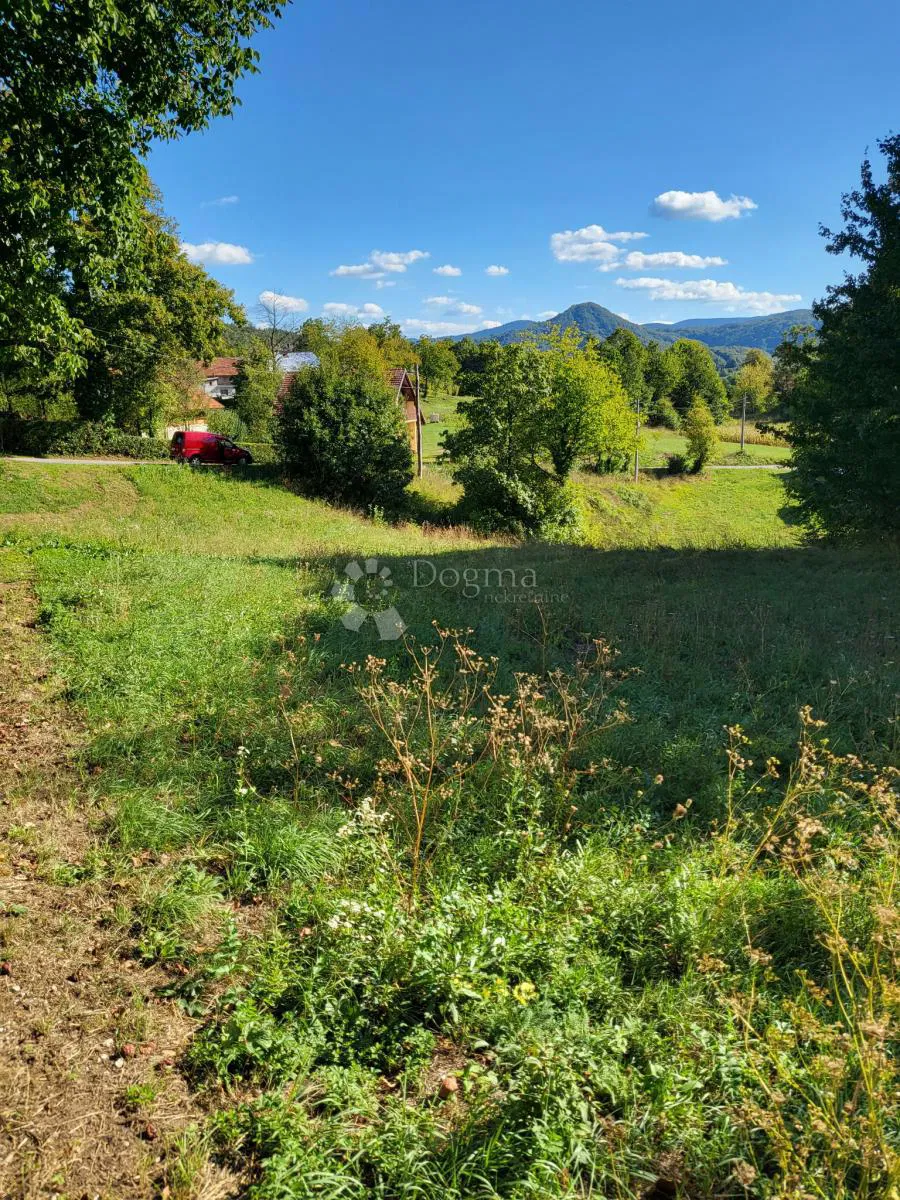 Építési telek Ogulin, 2.324m2