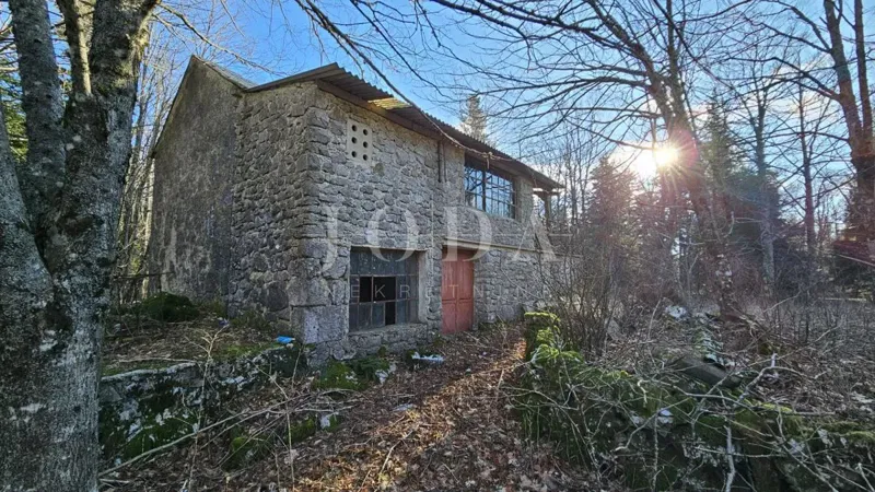 Vikendica - Maševo sa velikom okućnicom