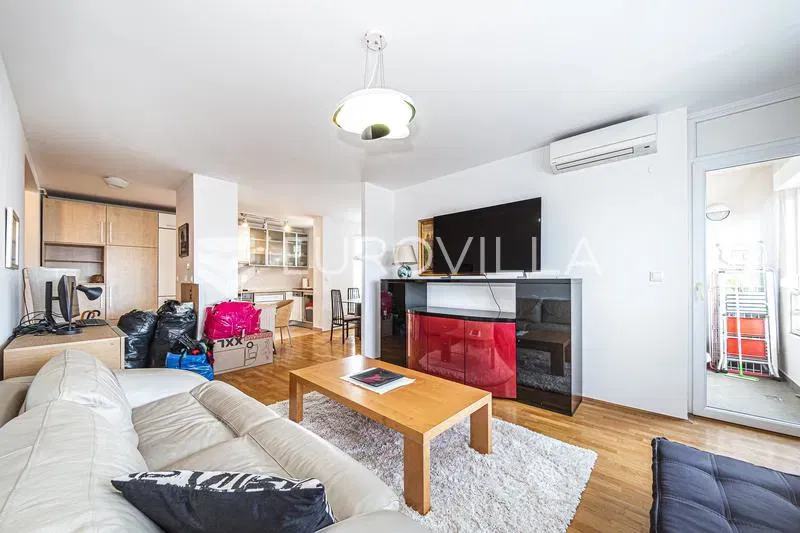Zagreb, Trnje, Strojarska - spacious two-bedroom apartment of 70 m² with a garage. – 3