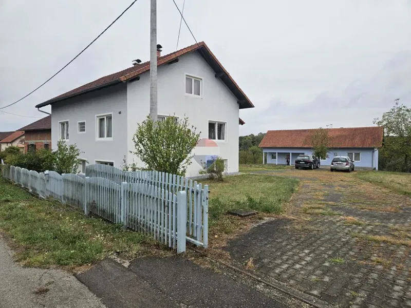 Desni Štefanki – veliko imanje s dvije kuće, pomoćnom zgradom