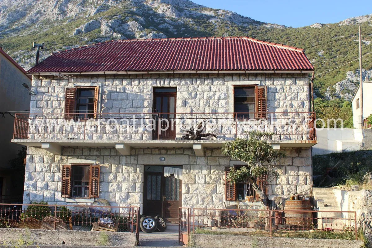 Omiš, stara kamena kuća, prodaja, 280.000 €
