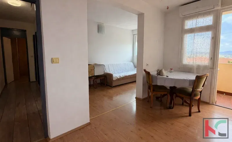 PULA, VERUDA, TROSOBAN STAN S OTVORENIM POGLEDOM NA MORE #PRODAJA