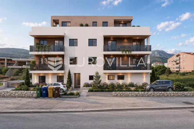 Kaštel Kambelovac, novogradnja, komforan trosoban stan s 2 parking mjesta, 95,91 m²