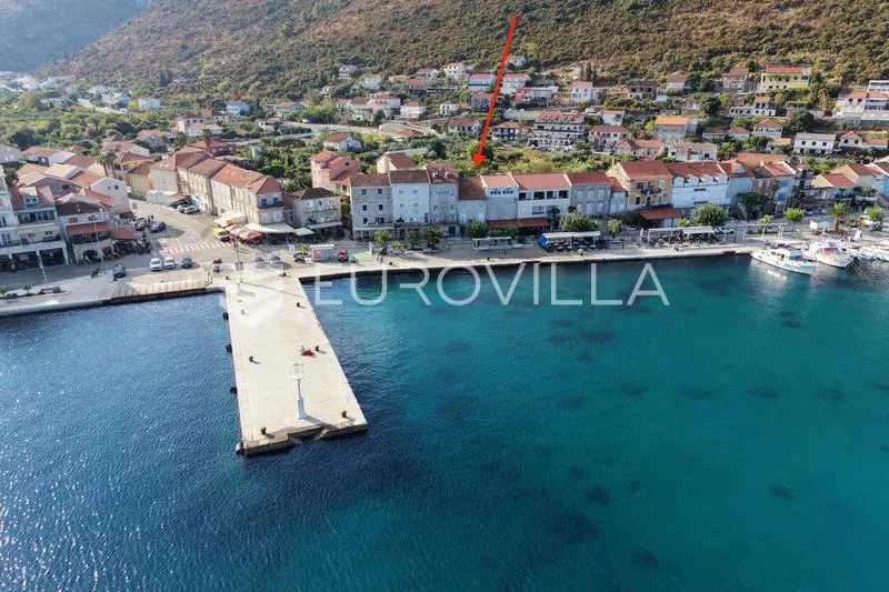 Pelješac, Trpanj, kuća uz more