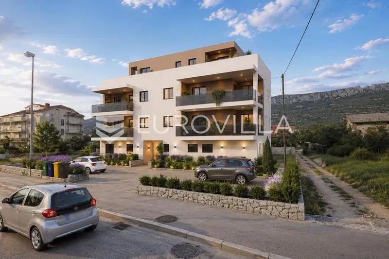 Kaštel Kambelovac, novogradnja, trosoban stan s dva parkirna mjesta, površine 95,91 m²