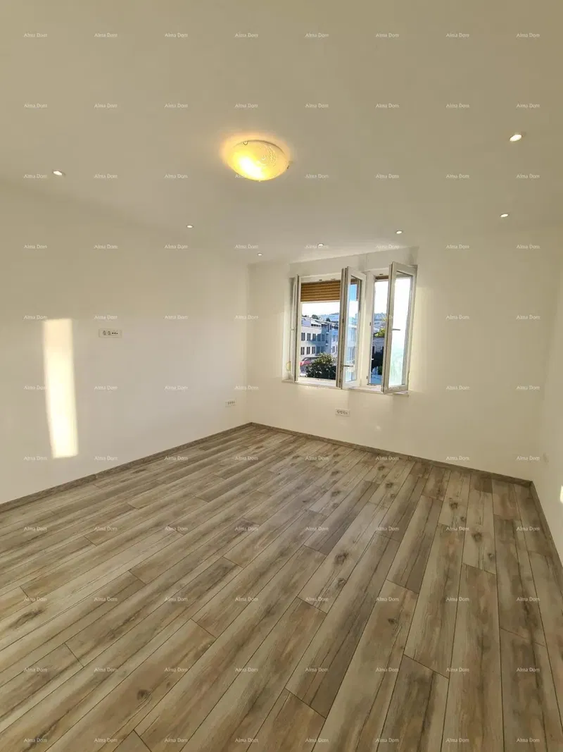 Pula – renovated two-bedroom apartment in the center, 72.83 m² – 2