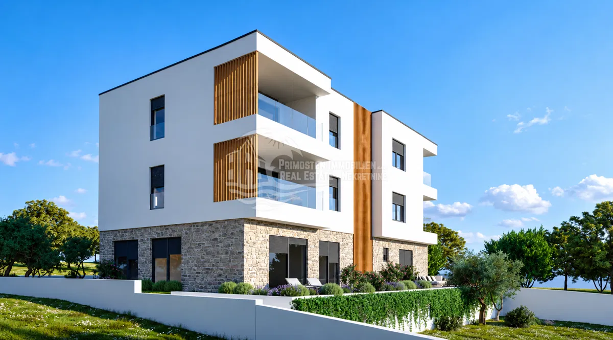 Moderan apartman s privatnim vrtom 30m od mora/Brodarica