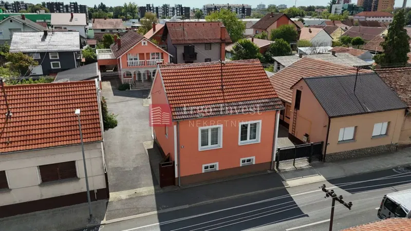 GEN. P. STIPETIĆA dvije kuće 70 m² i 180 m², parcela 737 m²