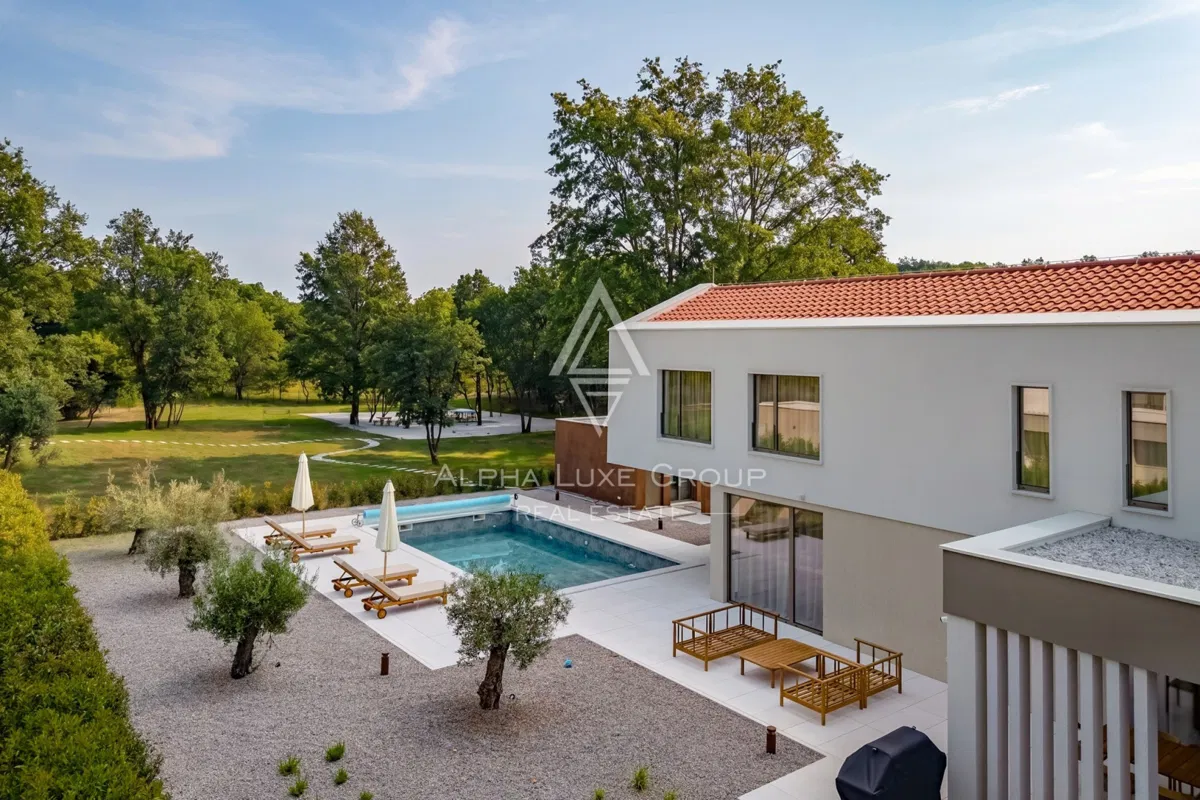 Istria, Albona : Villa moderna con piscina e privacy