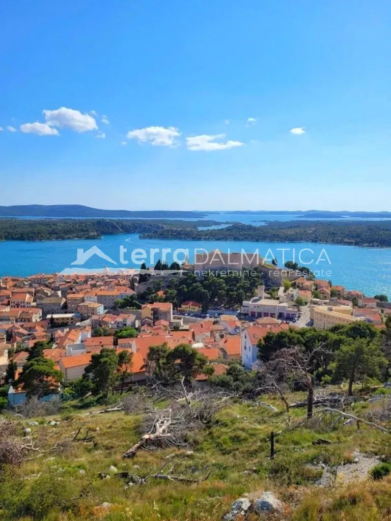 Moderne Maisonette-Wohnung im weiteren Zentrum von Šibenik