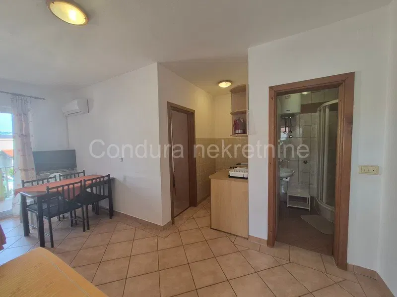 Vir – jednosobni apartman 240 m od mora