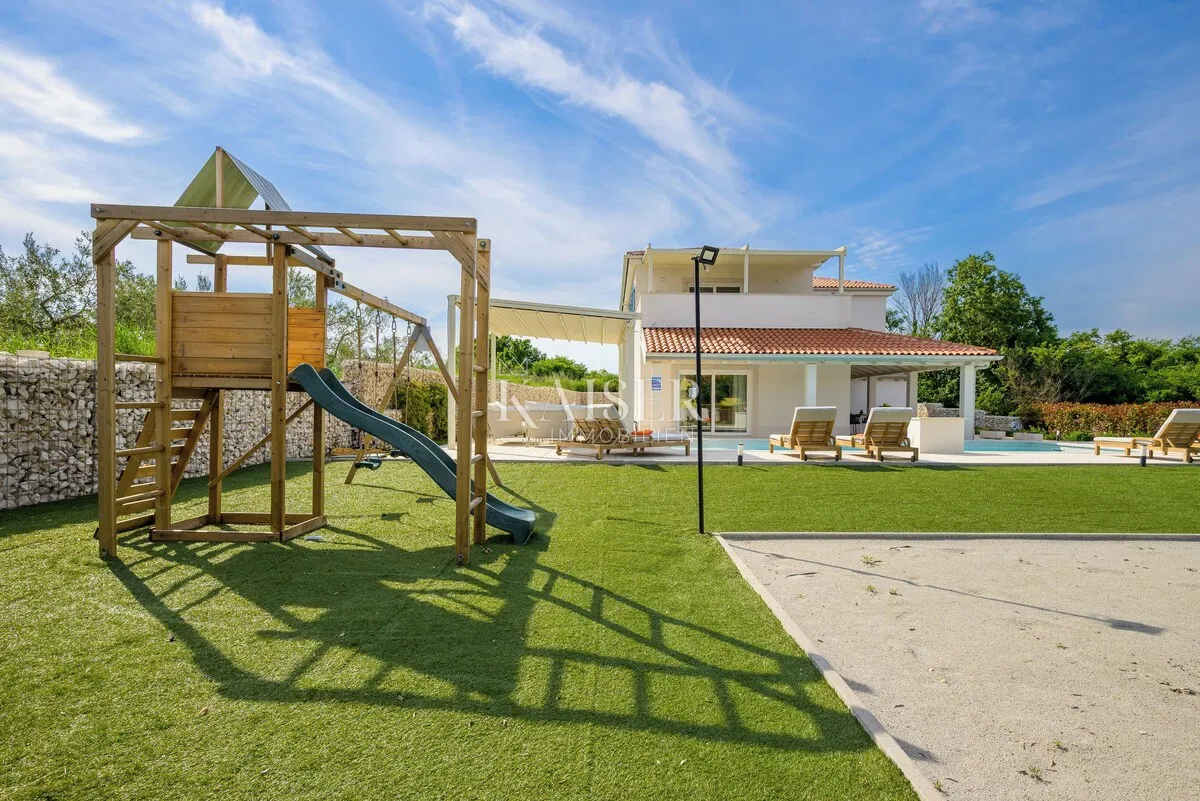 Istra, Barban- luksuzna pasivna vila 320m2 s bazenom i wellnessom