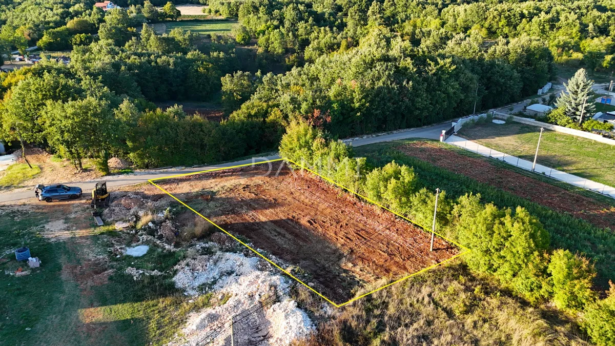 ISTRA, ŽMINJ - Stavbno zemljišče z gradbenim dovoljenjem, top lokacija