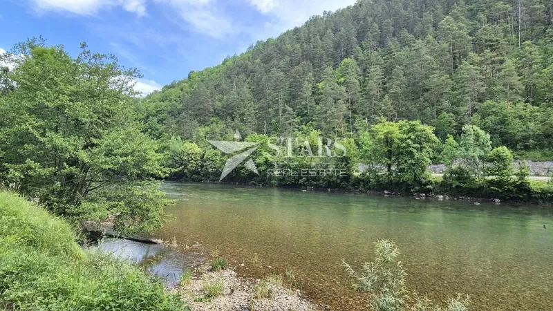 Gorski Kotar, Blaževci – 717 m² großes landwirtschaftliches Grundstück direkt am Fluss Kupa