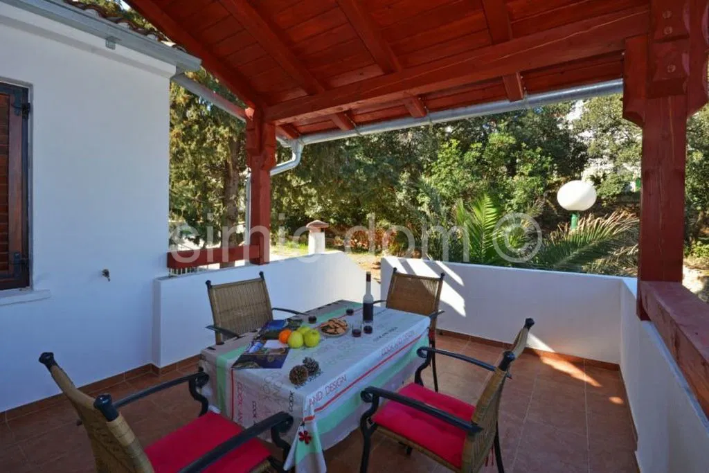 Nečujam , dvosoban apartman na prodaju, blizina mora