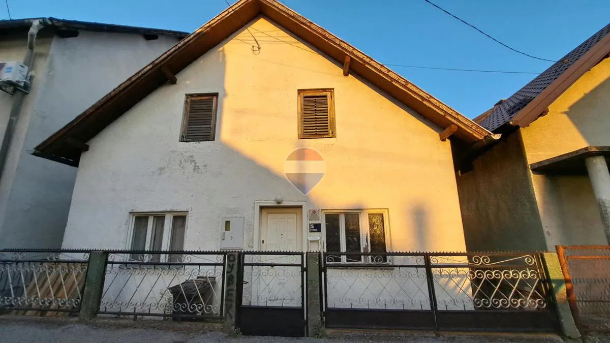 Zagreb, Žitnjak - kuća katnica 180 m2 za adaptaciju - legalizirana