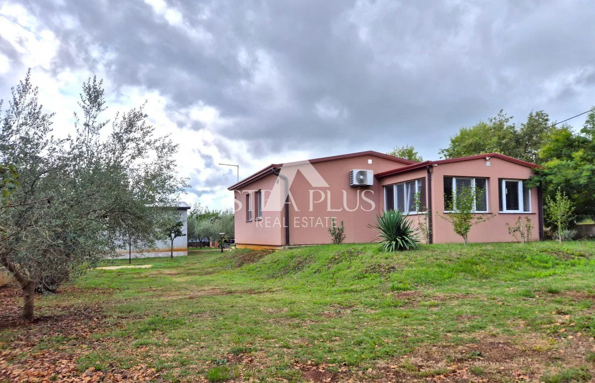 Ekskluzivno! Prekrasno imanje u blizini Poreča – oaza mira i prirode nadomak grada