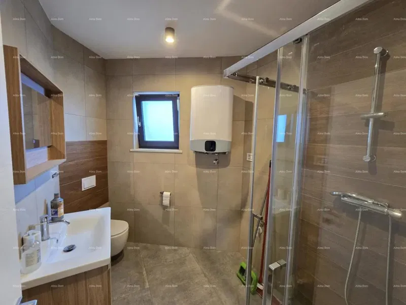 Spacious 6-Room Apartment in Pula, Close to the Center and the Sea, Modern Amenities and Security – 3
