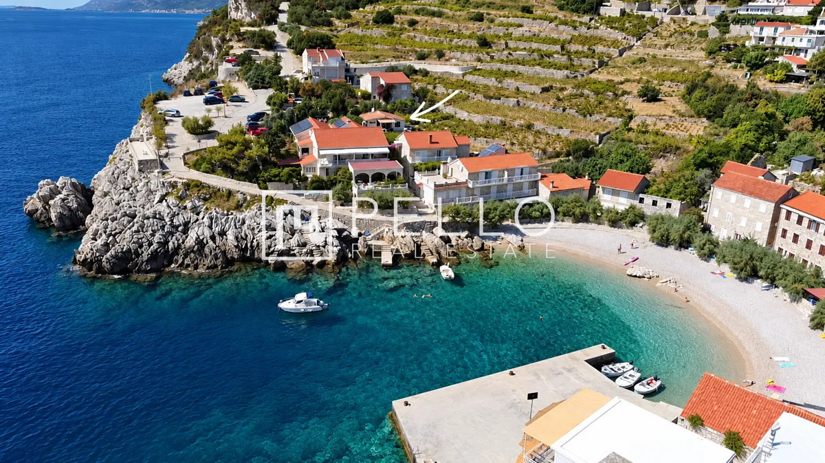 Podobuće, Pelješac – mediteranska kuća s velikom okućnicom, 35 m od mora