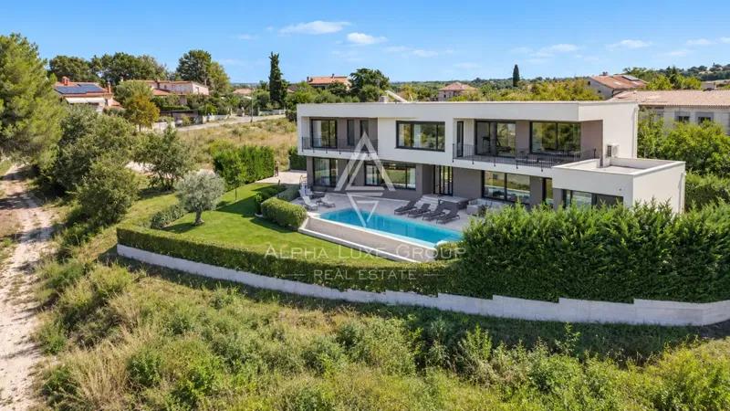 Isztria, Dračevac : Luxusvilla infinity medencével – 3