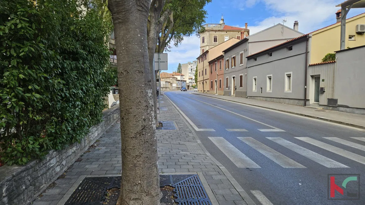 POSLOVNI PROSTOR S VELIKIM POTENCIJALOM, PULA, TRŠĆANSKA ULICA, 55 m²,  #EKSKLUZIVNO POSREDOVANJE