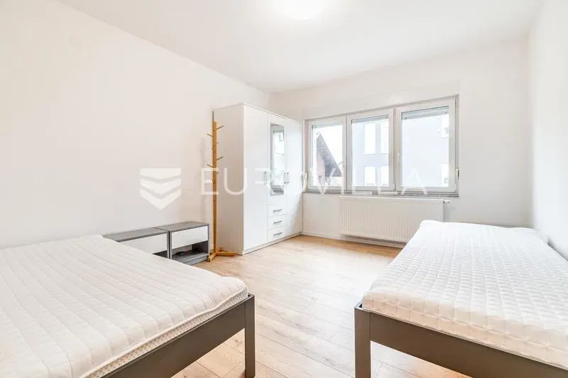 Zagreb, Jarun, furnished four-room apartment 116.04 m² – 3