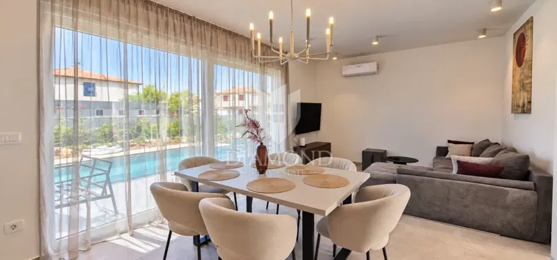 Novigrad, surroundings, new house with swimming pool! – 2