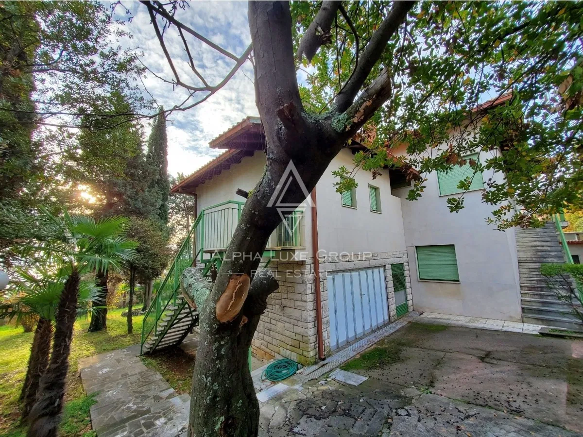 IKA, samostojeća kuća s pogledom na more