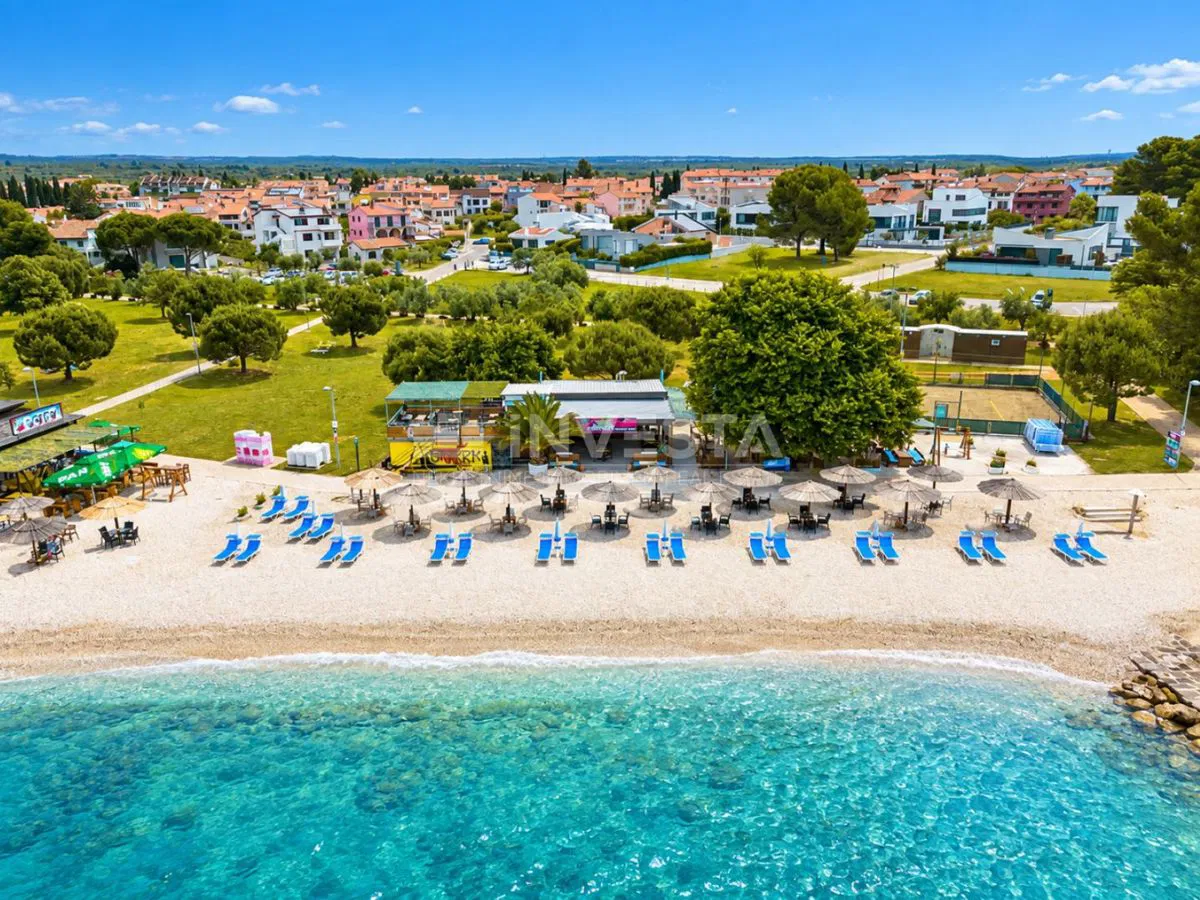 Fazana – Tágas lakás 100 méterre a strandtól és a központtól, kerttel és garázzsal