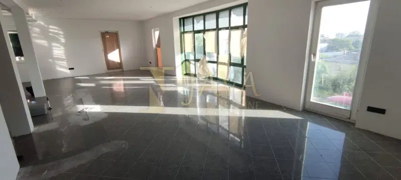 DONJA VEŽICA 110 m² IM HOHEN ERDGESCHOSS IN HÄUFIGER LAGE