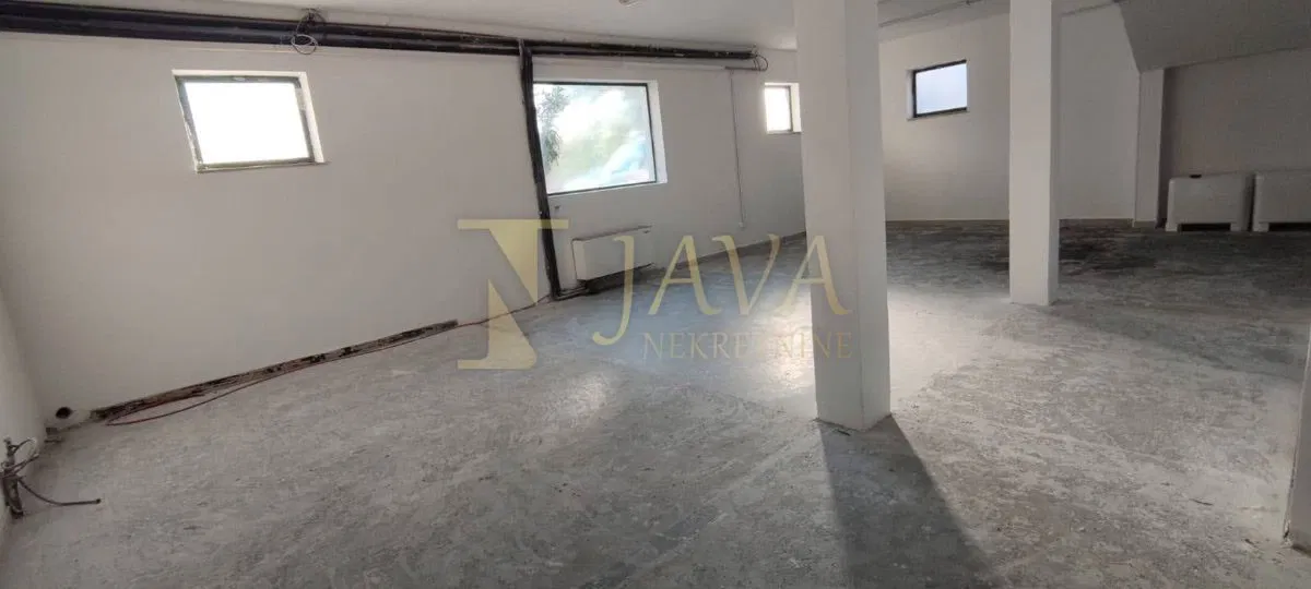 Donja Vežica, opremljen poslovni prostor, 200 m2