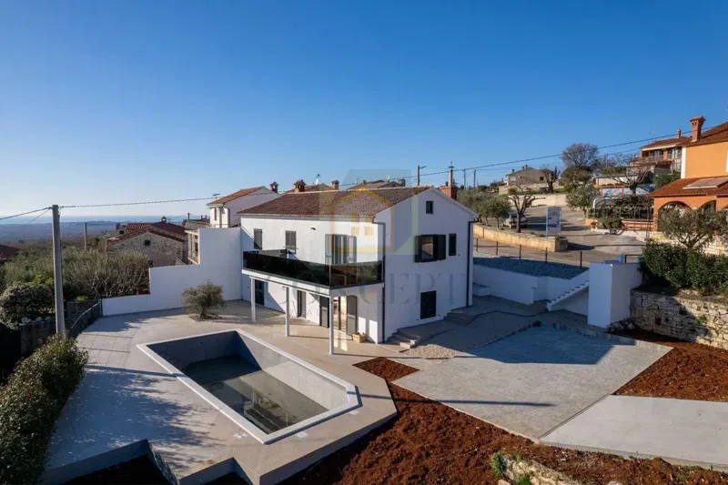 Poreč, Umgebung, Wunderschönes Haus mit 2 Wohnungen und Pool, 12 km vom Meer entfernt