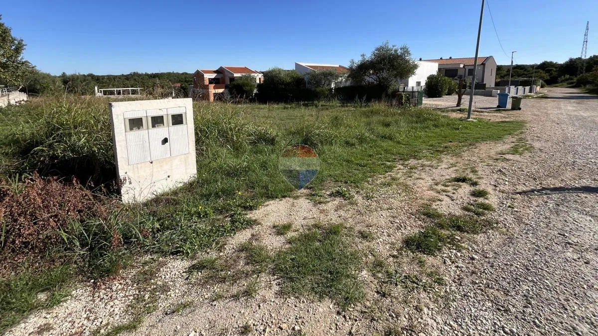 Istra, Poreč, okolica - građevinsko zemljište sa važećom građevinskom dozvolom za 8 stanova