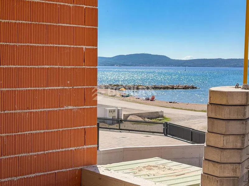 Odličen majhen apartma v bližini plaže, prvo nadstropje, Srima-Vodice