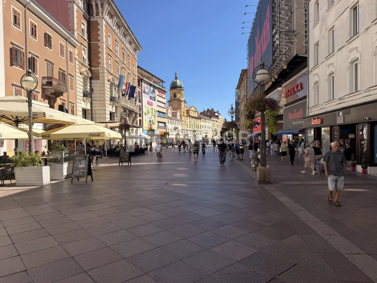RIJEKA, CENTAR - Poslovni prostor za zakup, 60 m2