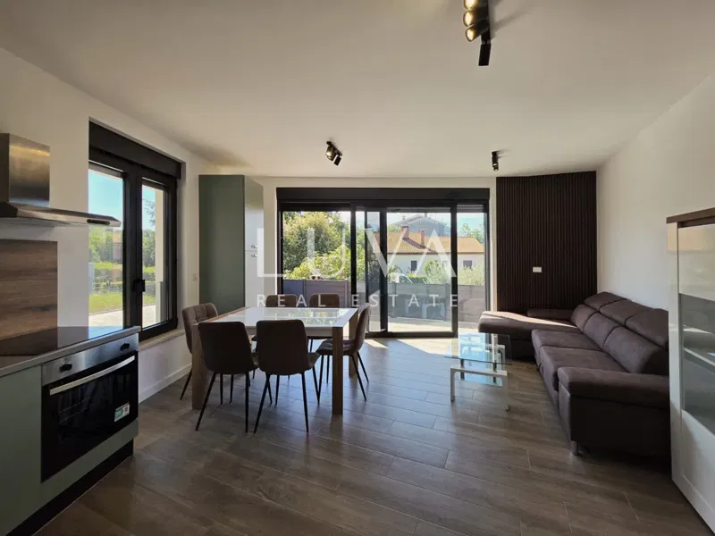 Istrien, Poreč, Dreizimmerwohnung in einer ruhigen Wohngegend
