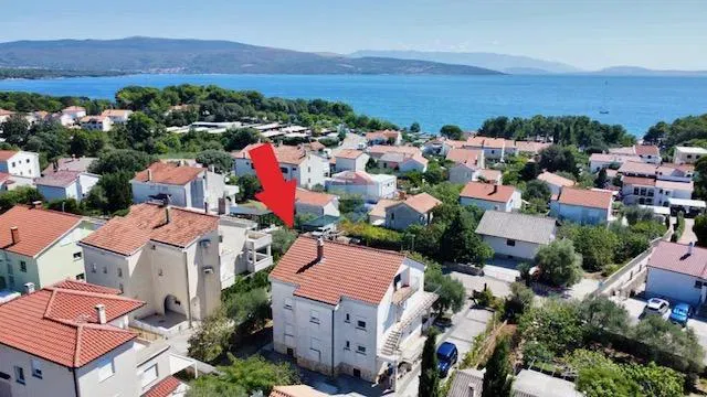 Krk,samostojeća kuća 330m2 blizu centra i plaža