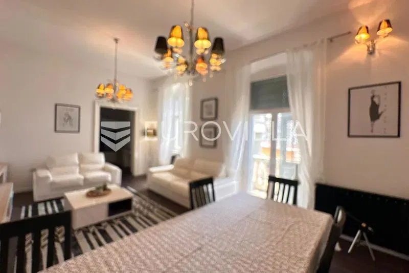 Pula, Center, Spacious 135 m² apartment with terrace, two combined units in the city heart – 2