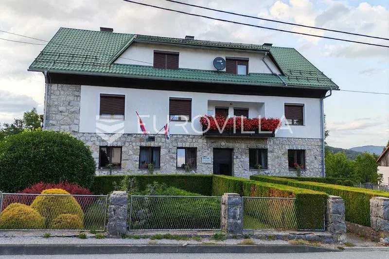 Vrbovsko, Gomirje, dvosoban stan 58,43 m² u centru s parkirnim mjestom